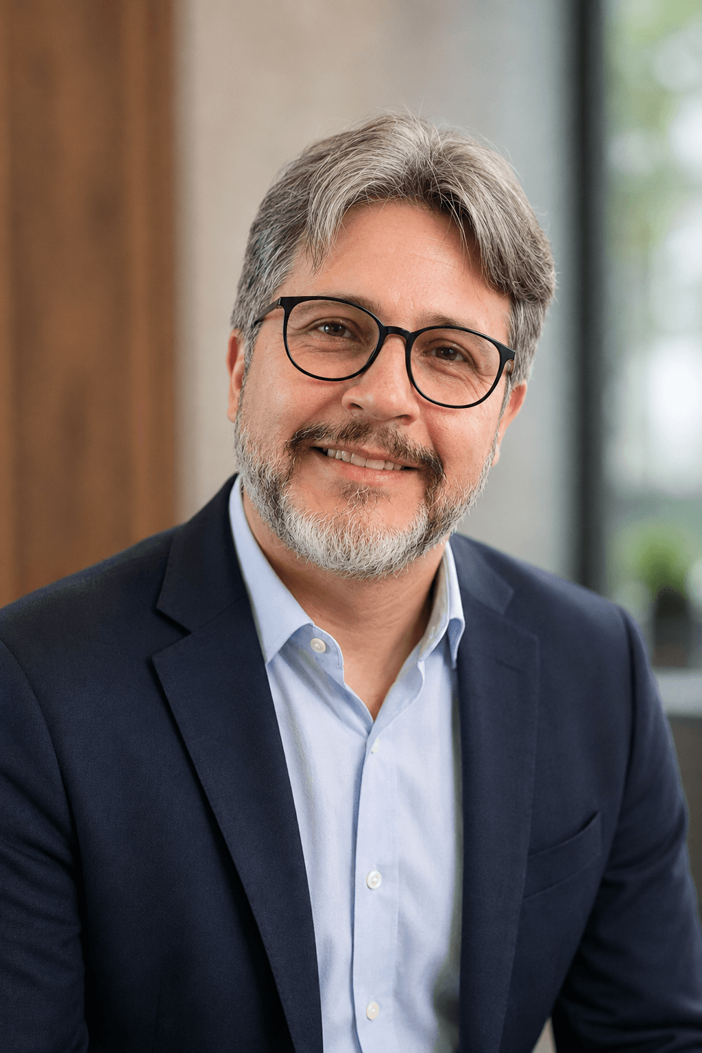Retrato profesional de Alberto Sánchez Vergara